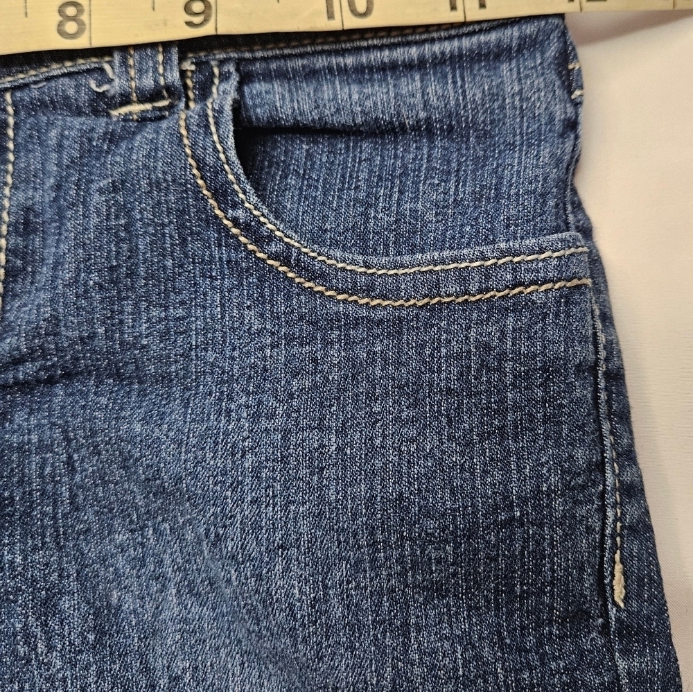 Faded Glory Girls Blue Denim Bermuda Shorts With Heart Design on Back Size 7 - Picture 11 of 13